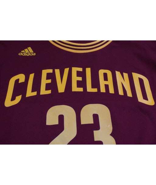 Maillot basket rétro Cavaliers Cleveland N°23 James NBA les muscles